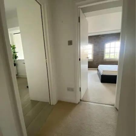 Luxury Artistic 2 Bedroom W/Balcony-Great Location Central London Exterior photo